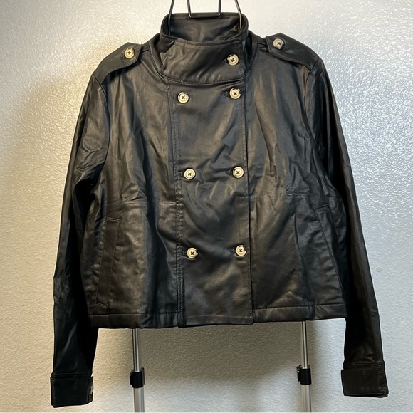 Peace Love World Jacket - Picture 2 of 11